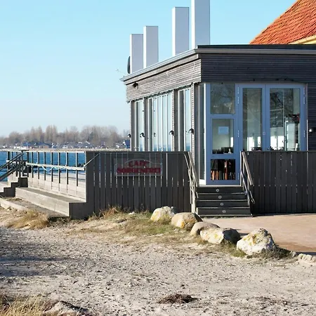 Fewo-Fehmarn-Burgtiefe-Suedstrand-Captains-Corner *